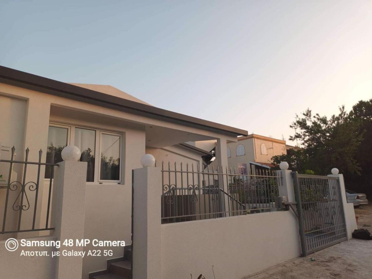 Oresti's Near Airport & Beach * Artemida (Attica)