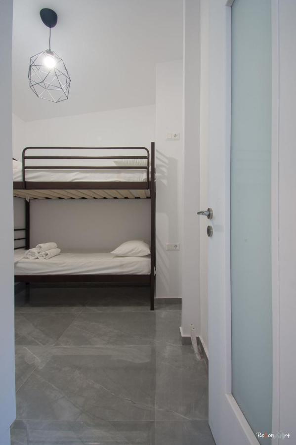 Villa Oresti's Near Airport & Beach
