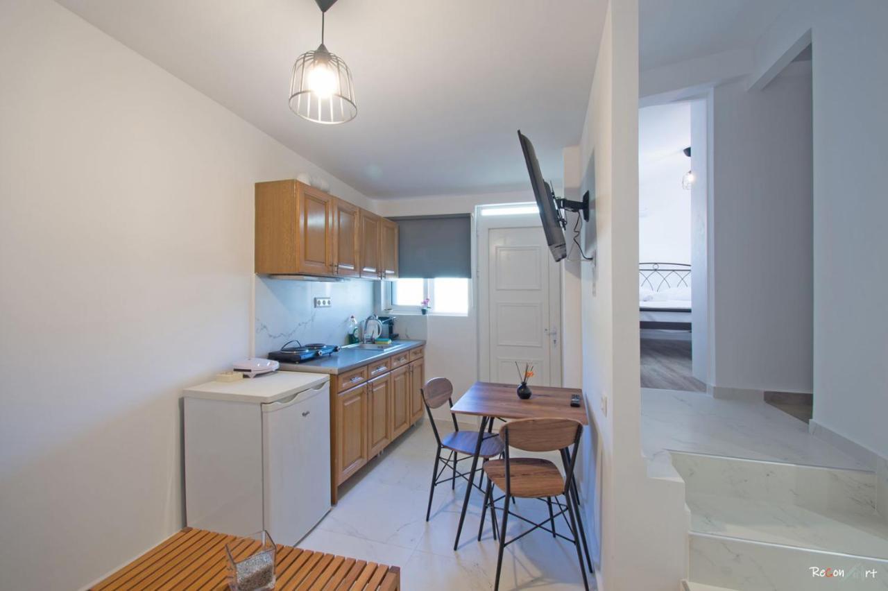 Villa Oresti's Near Airport & Beach