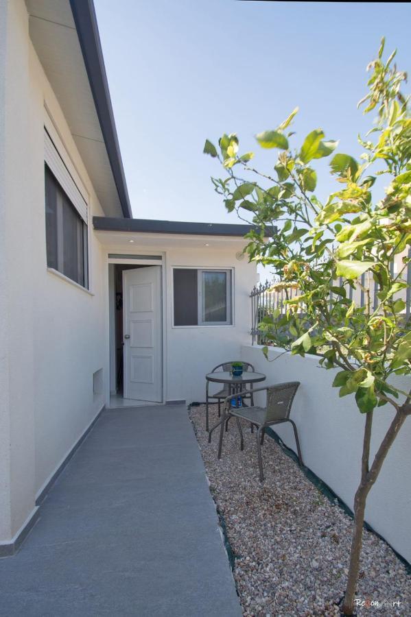 Oresti's Near Airport & Beach Villa